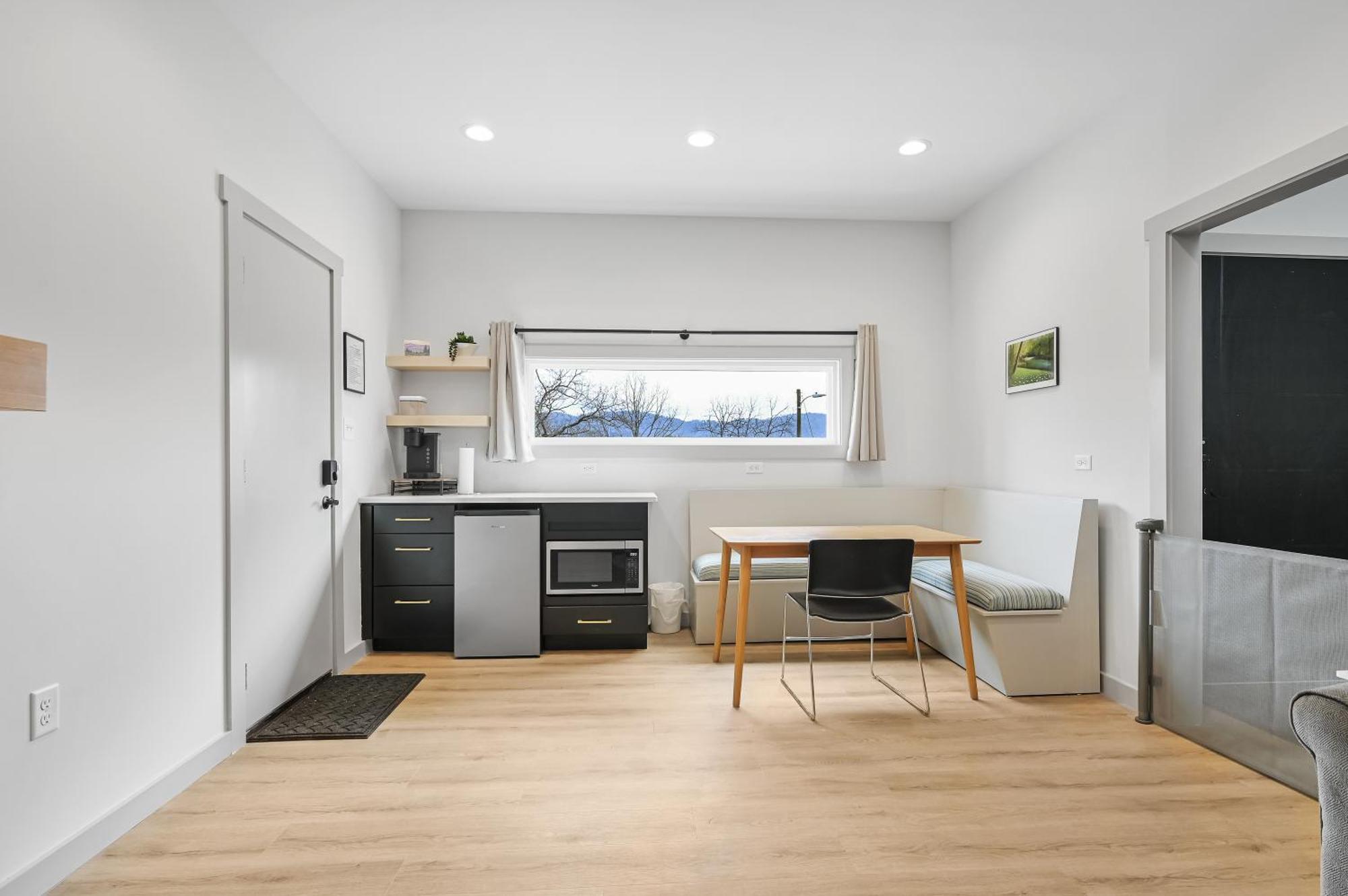 Вилла Mon Tresor, Modern Mountain Views With Deck Weaverville Экстерьер фото