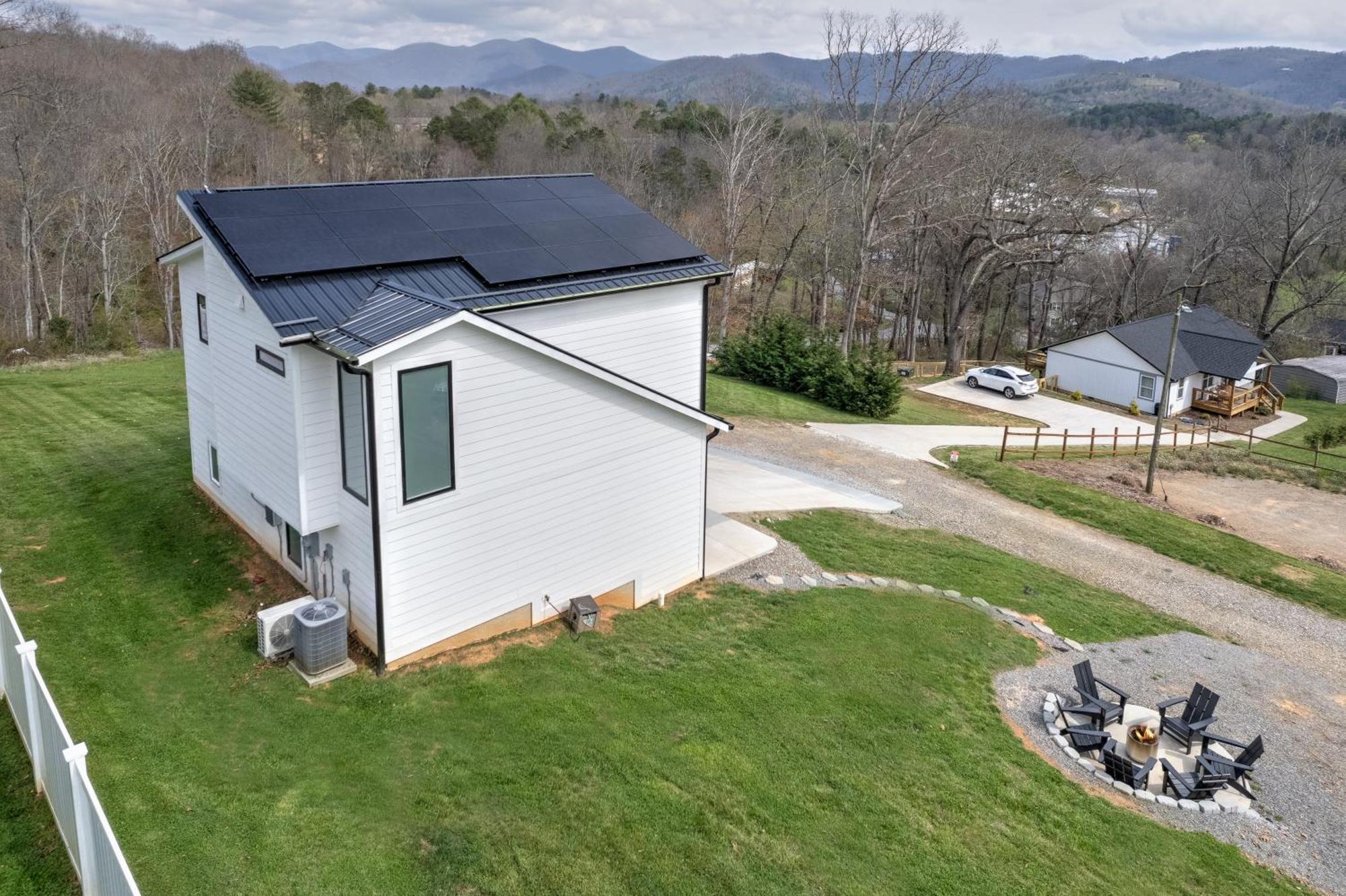 Вилла Mon Tresor, Modern Mountain Views With Deck Weaverville Экстерьер фото